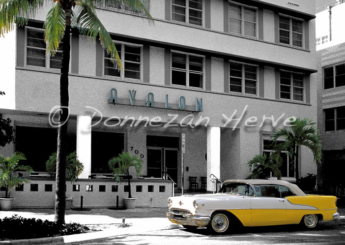 3821_21188_MIAMI_ART DECO_28X40